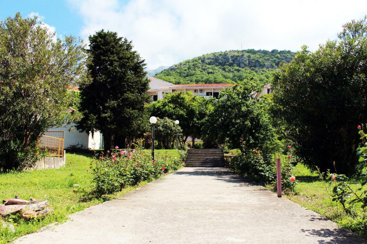Hotel Sumadija Rafailovici Bečići Exterior foto