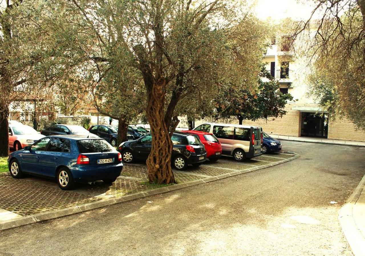 Hotel Sumadija Rafailovici Bečići Exterior foto